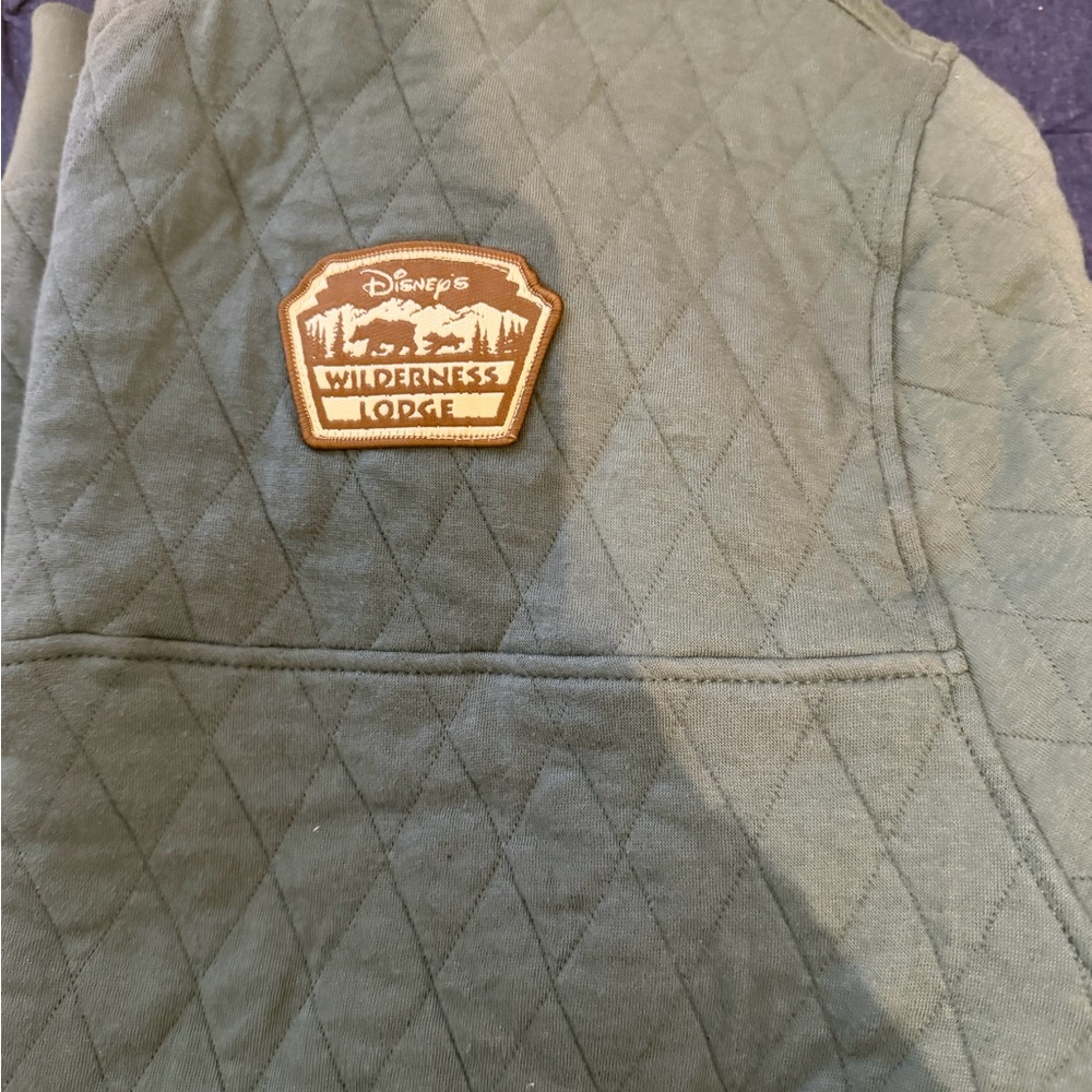 Disney's Wilderness Lodge Green Quilted Quarter Zip NWT Size Large
